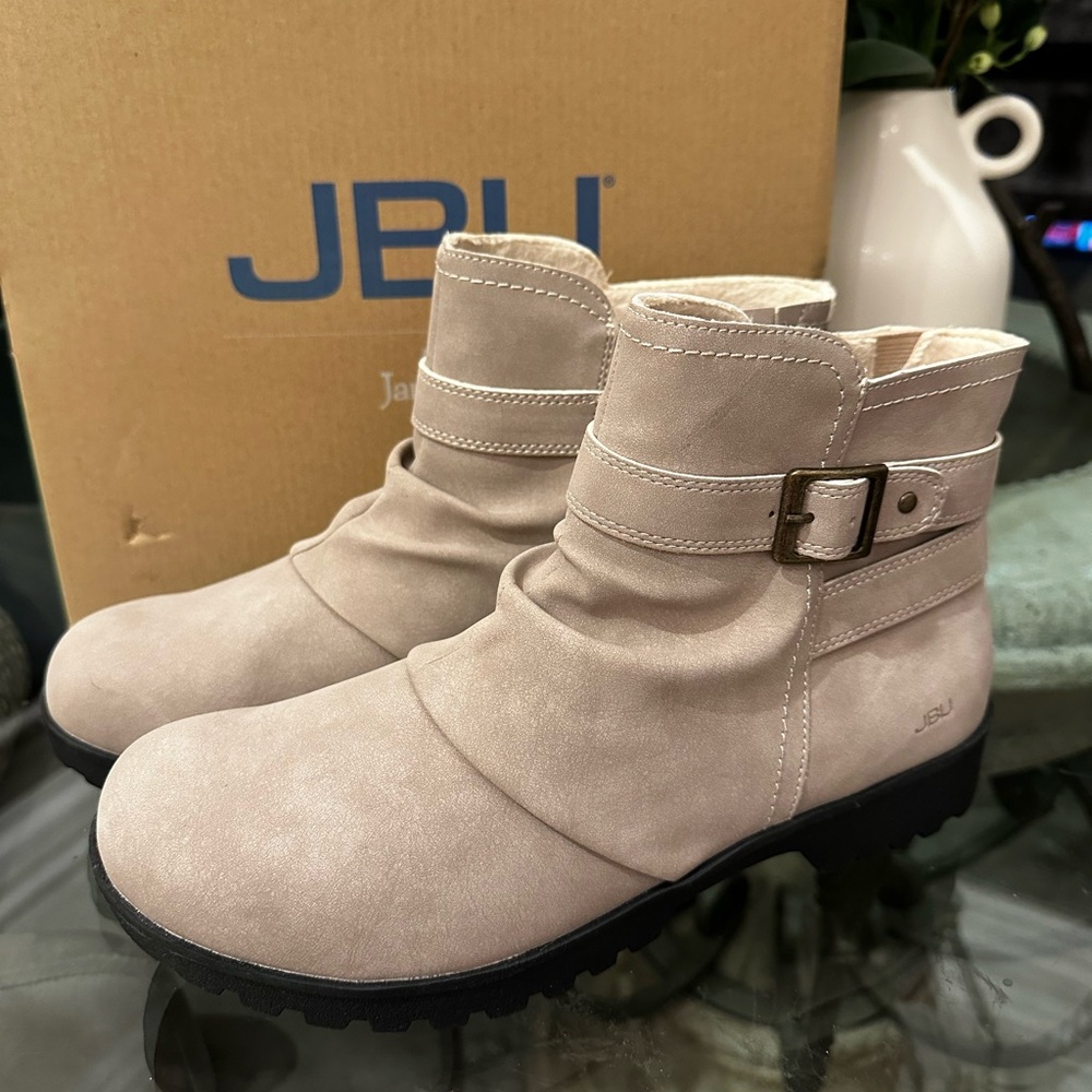 New in Box JBU Jambu Women's Taupe Water Resistant Betsy Ankle Booties Sz 9 W - Picture 4 of 9